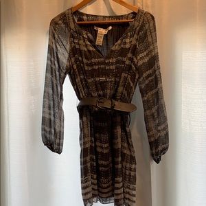 Women’s sleeved dress